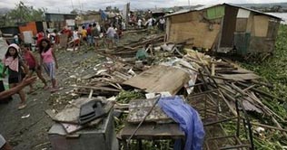  At least 14 dead after Typhoon Mirinae lashes Philippines